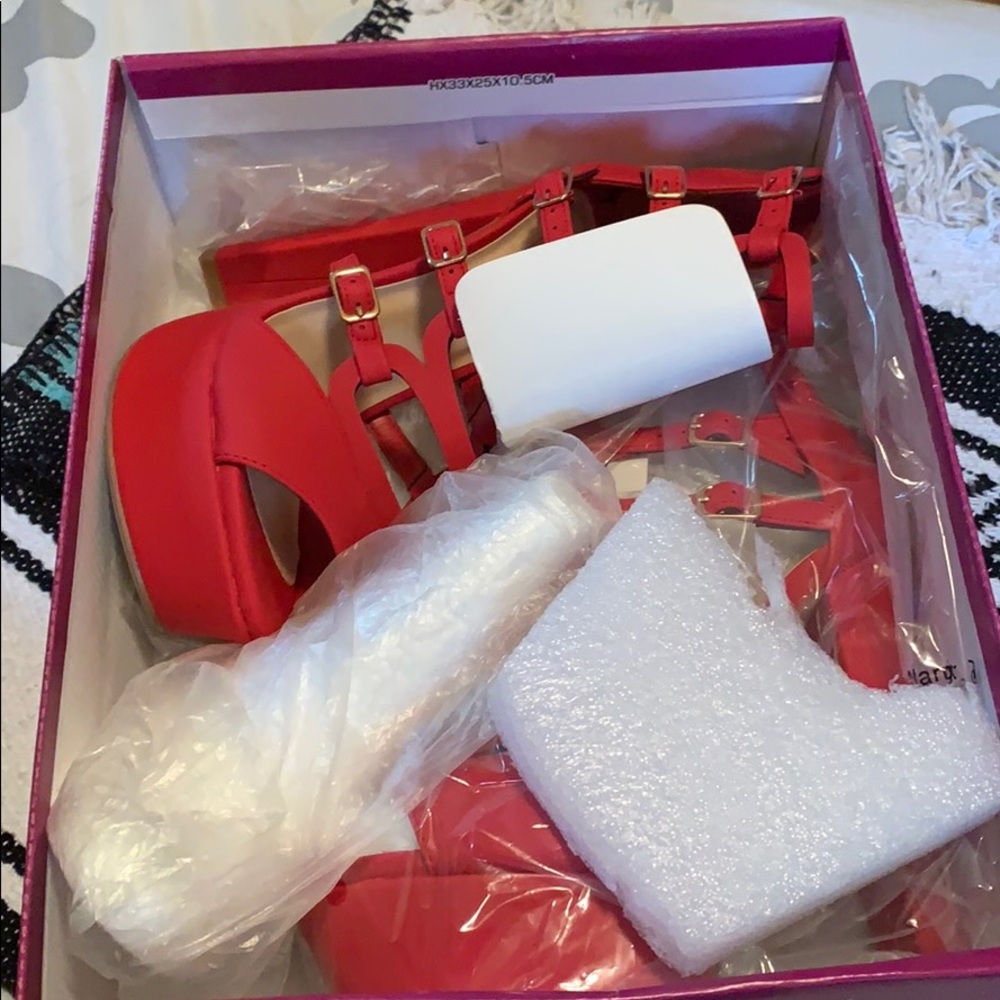 Speed Limit 98 Red heels